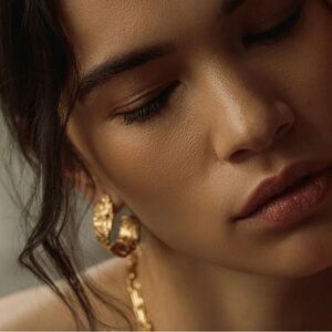 Pamela Card fragment of time earrings
